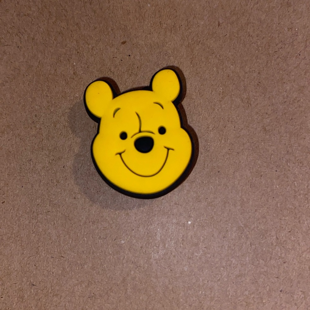 π6/$12π Winnie the Pooh Croc Charm